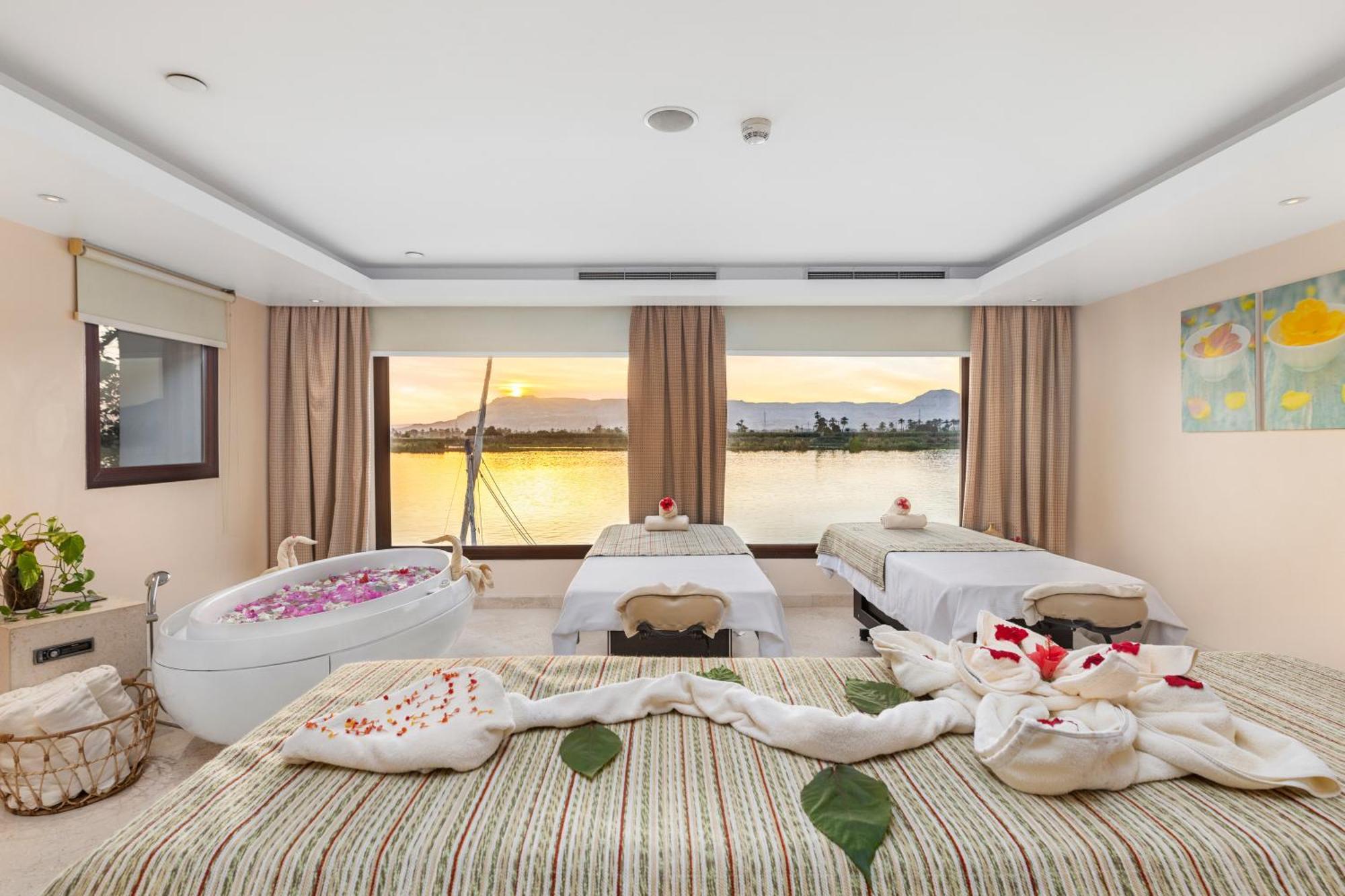 Üdülőközpont Hilton & 5*
