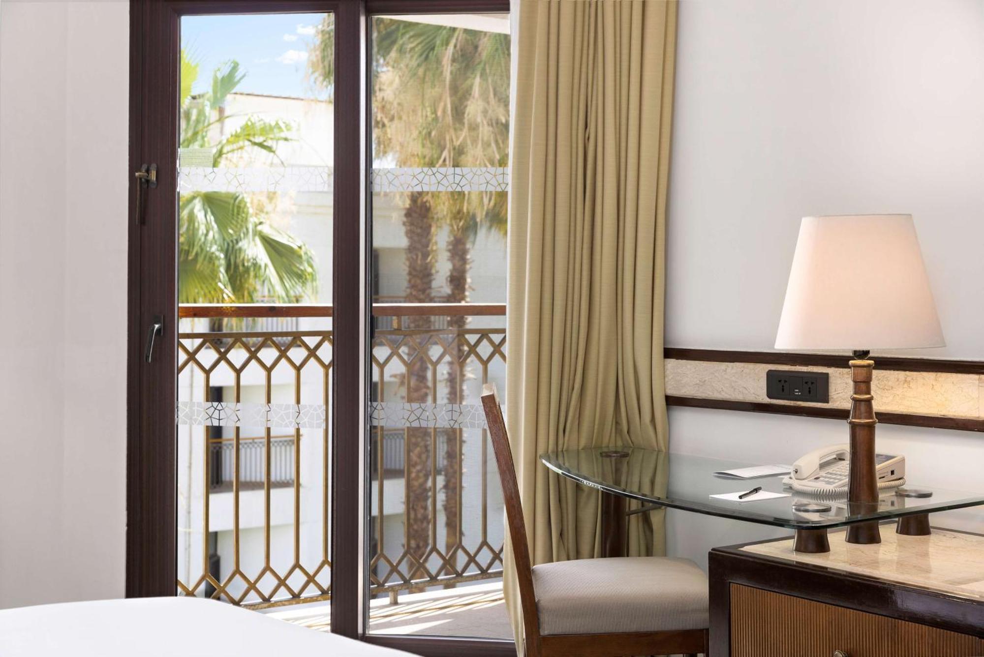 Hilton & Resort
