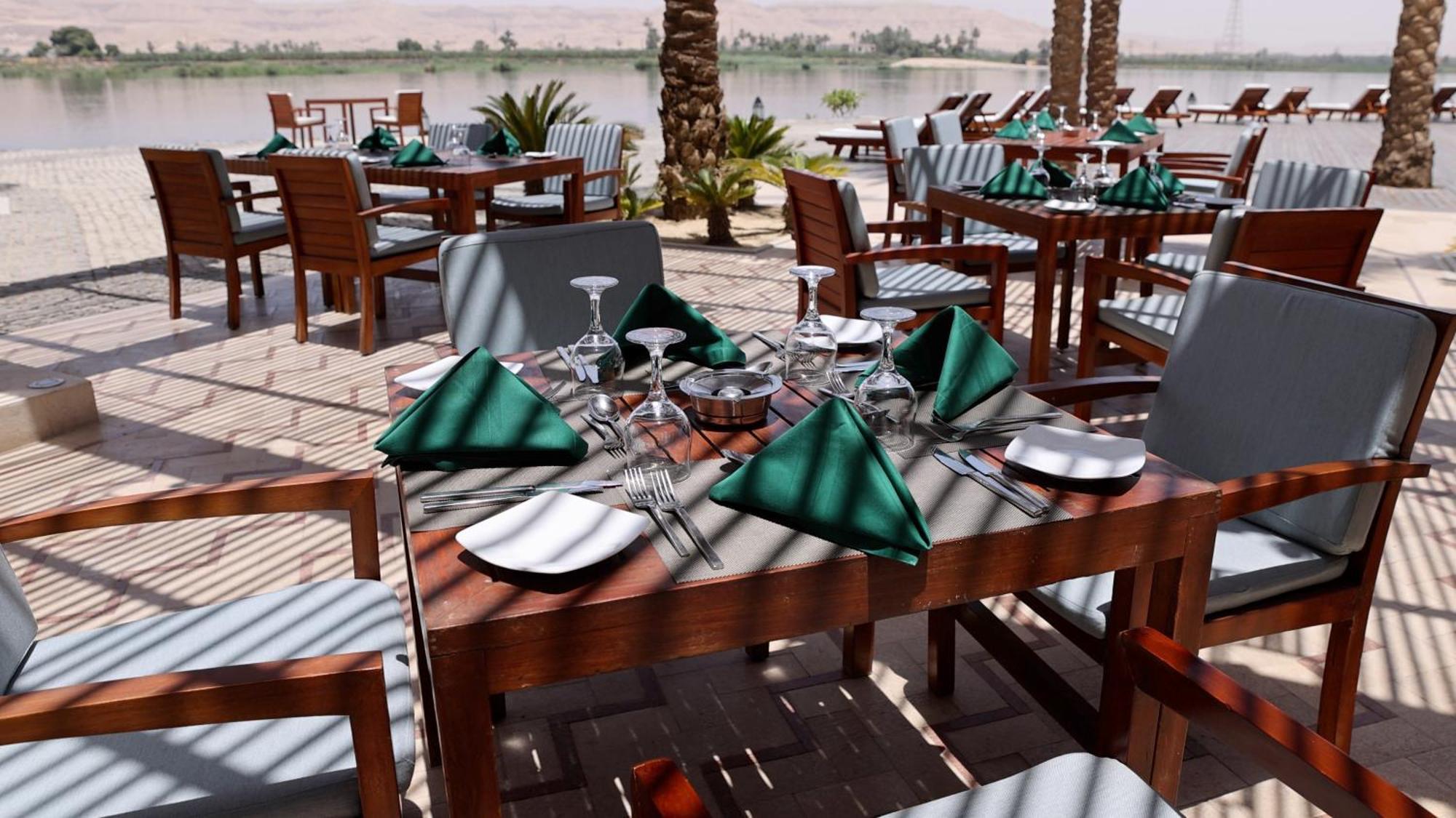 Üdülőközpont Hilton & Luxor